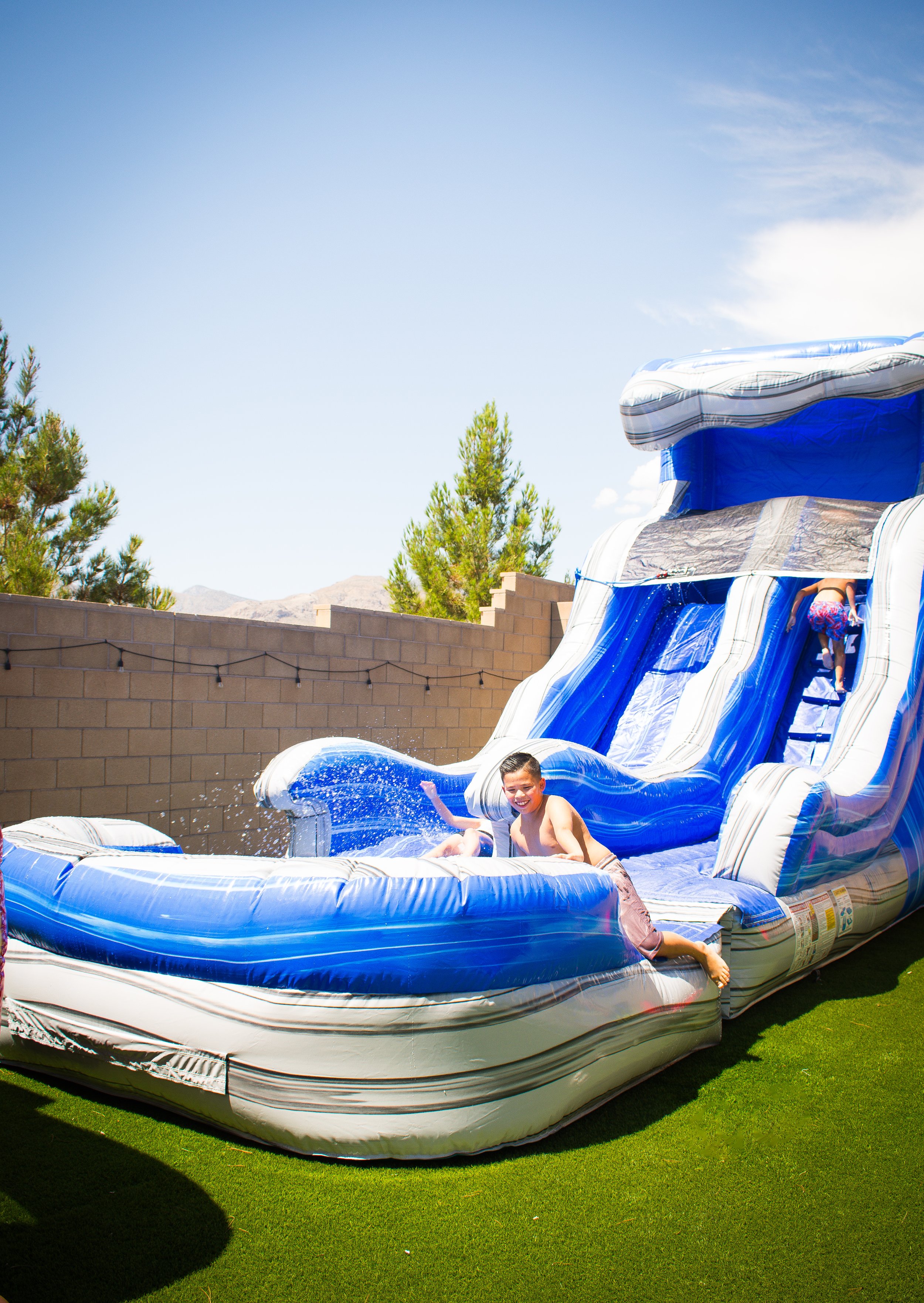 18' Blue & Gray Wave Wet or Dry Slide