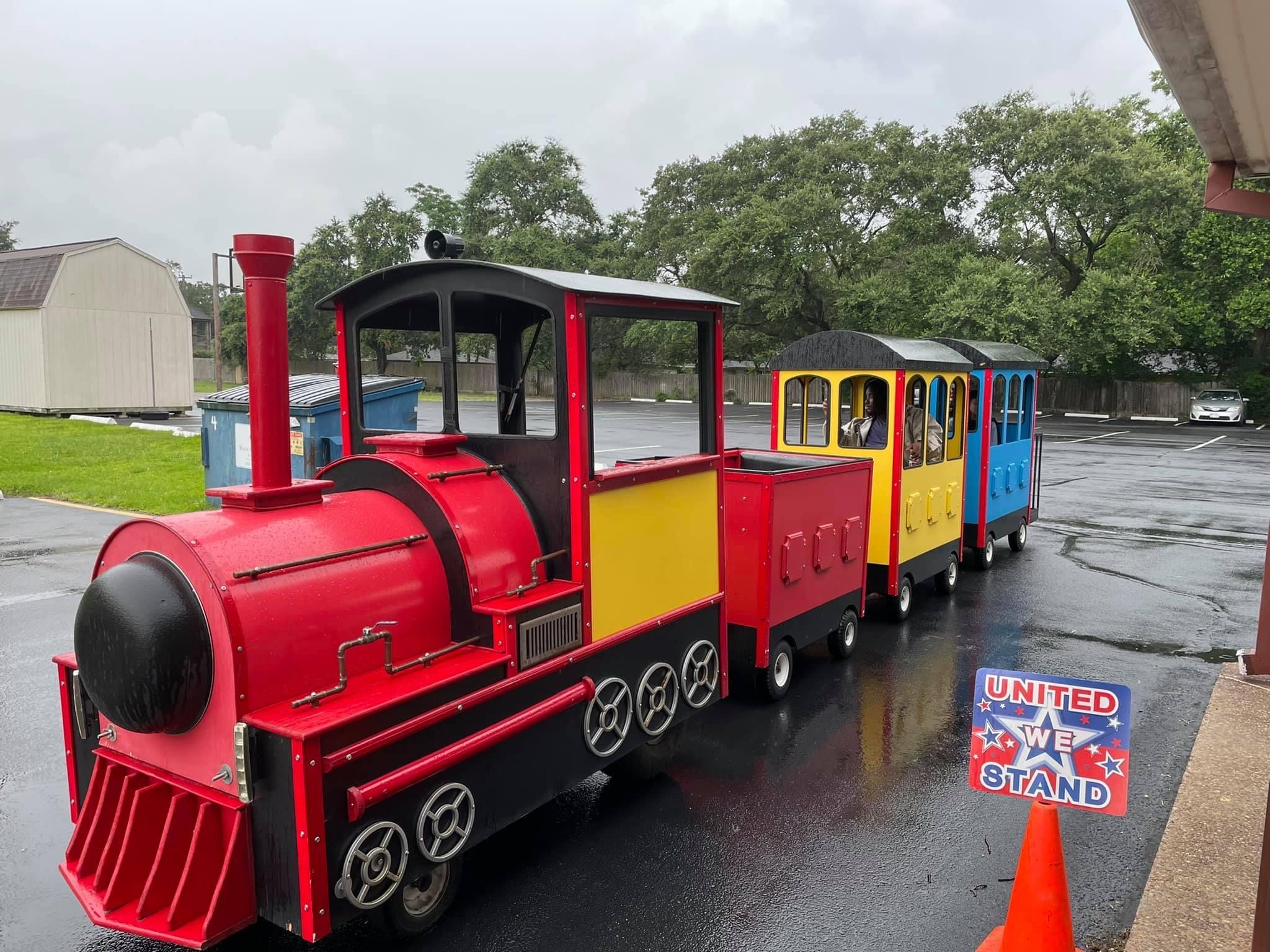 Texas Trackless Train Incl Staff