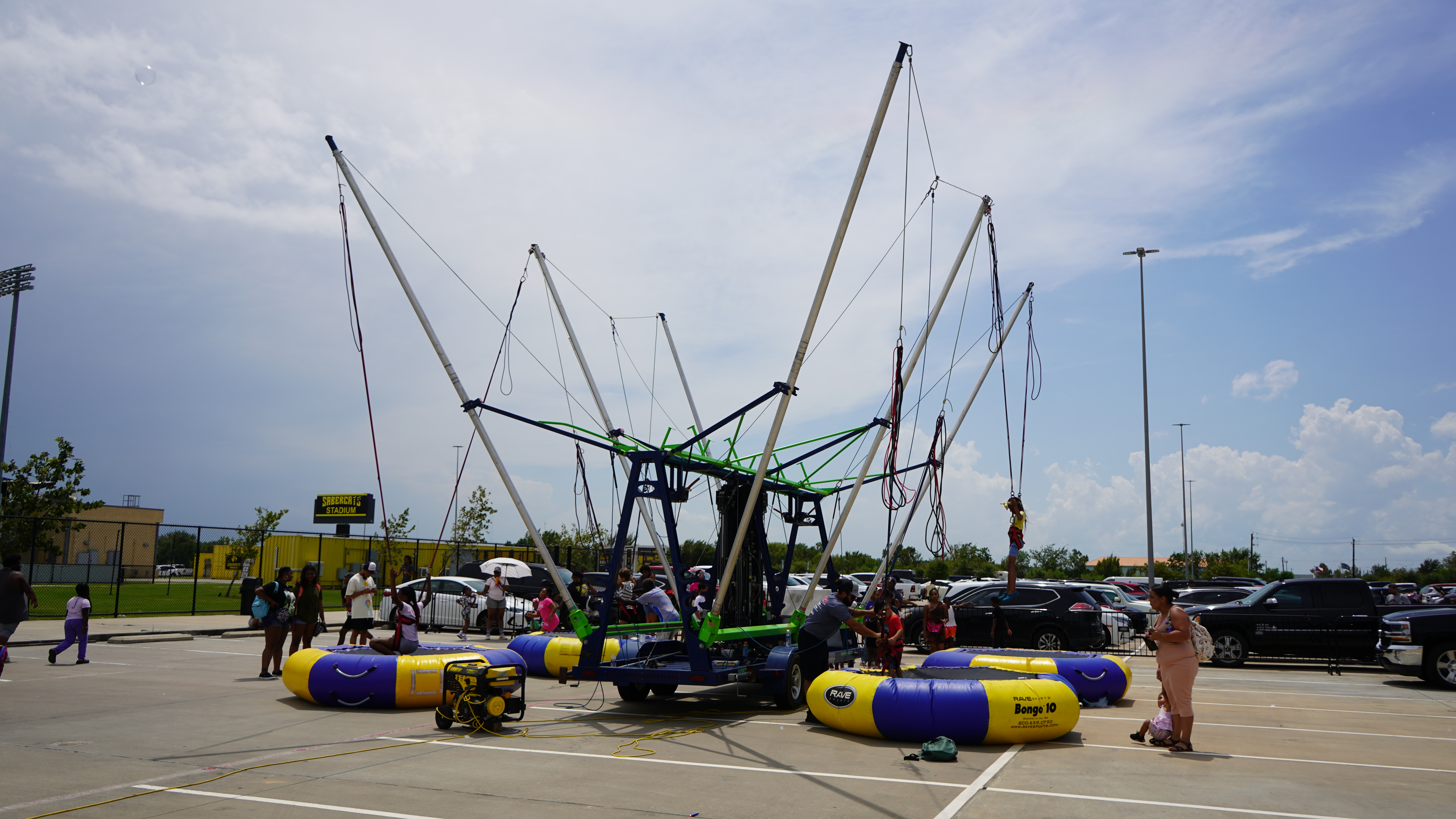 V4 Ultimate Bungee Trampoline Incl Staff