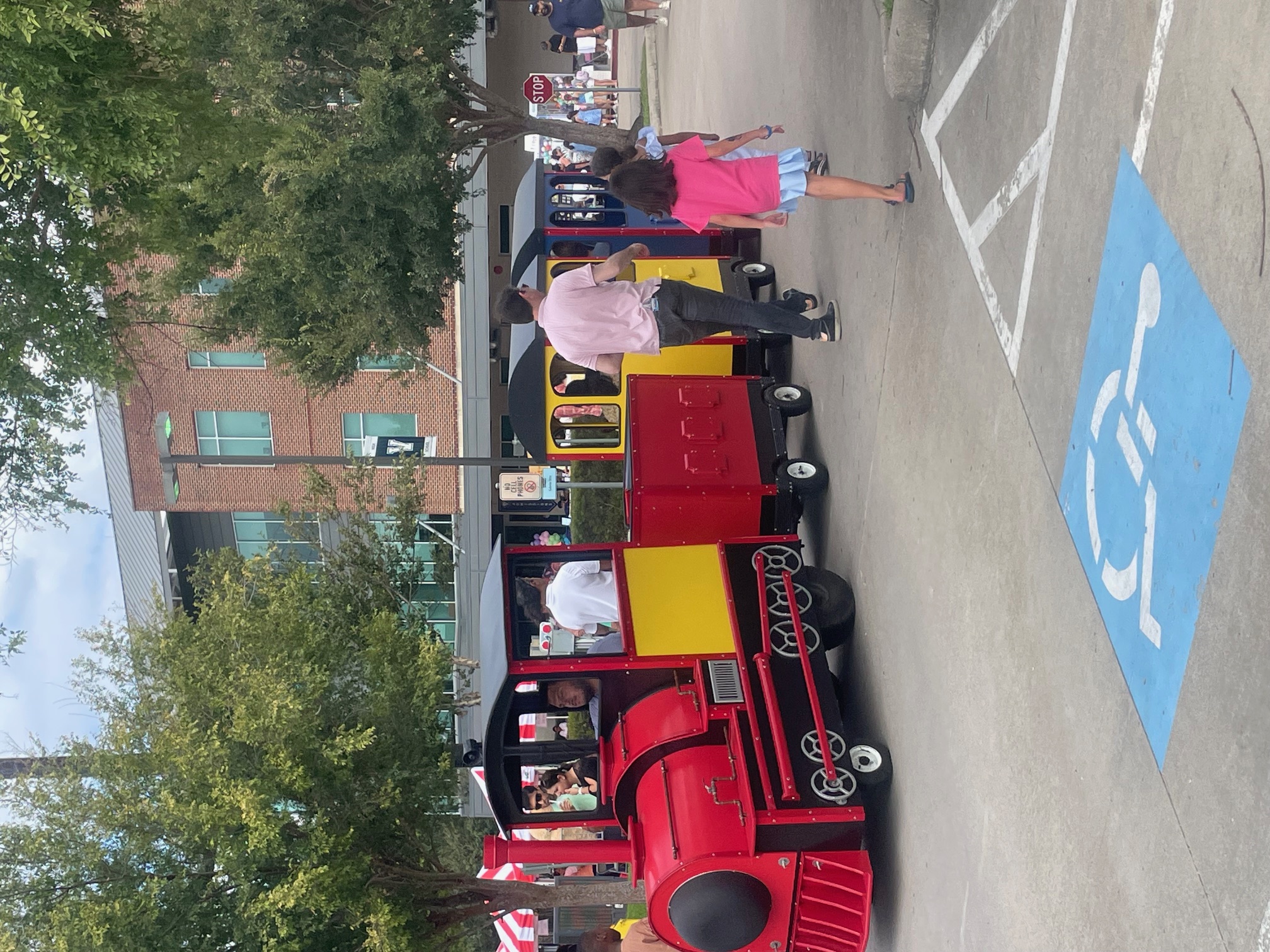 Texas Trackless Train Incl Staff